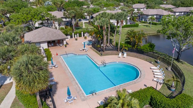 31 Clinton Court B, Royal Palm Beach, FL 33411