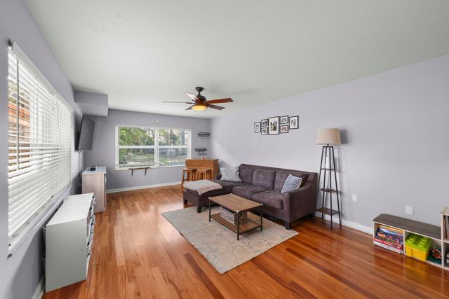 31 Clinton Court B, Royal Palm Beach, FL 33411