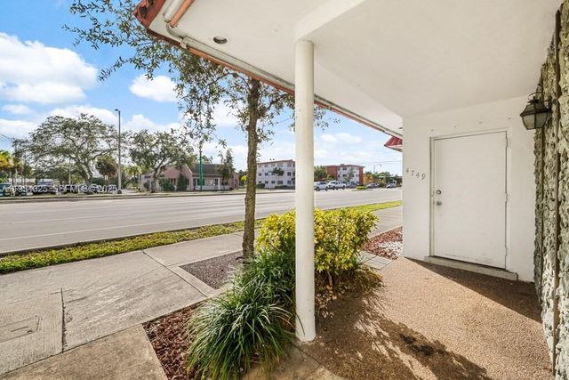 4749 Hollywood Boulevard, Hollywood, FL 33021