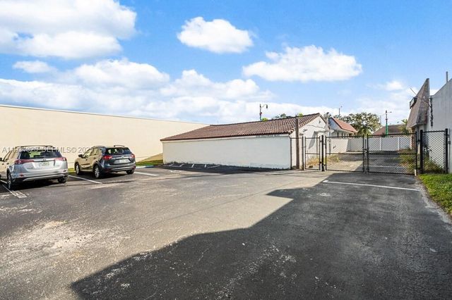 4749 Hollywood Boulevard, Hollywood, FL 33021