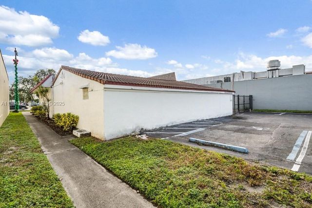 4749 Hollywood Boulevard, Hollywood, FL 33021