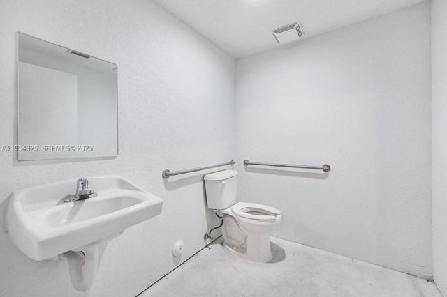4749 Hollywood Boulevard, Hollywood, FL 33021