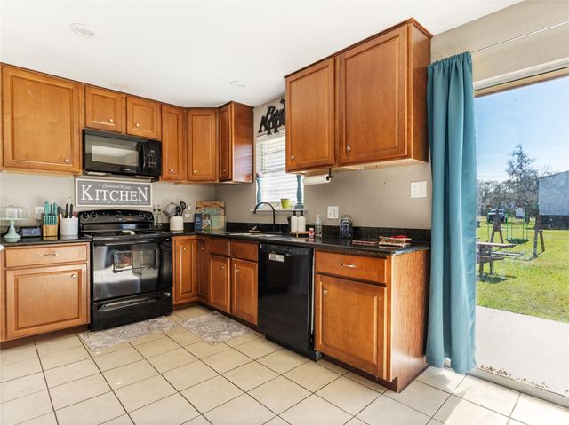 579 County Road 239, Bay City, TX 77414