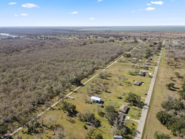 579 County Road 239, Bay City, TX 77414