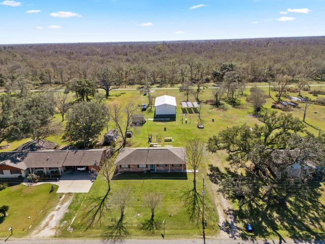 579 County Road 239, Bay City, TX 77414
