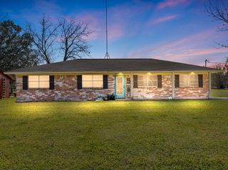 579 County Road 239, Bay City, TX 77414