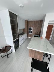 31 SE 5th St 3103, Miami, FL 33131