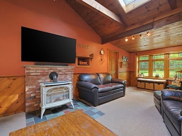 209 Highland St, Stoughton, MA 02072