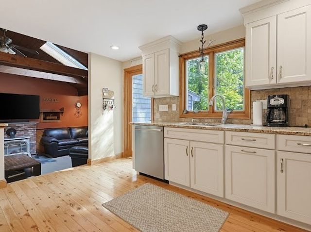 209 Highland St, Stoughton, MA 02072