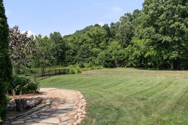 8928 Calendula Ln, College Grove, TN 37046