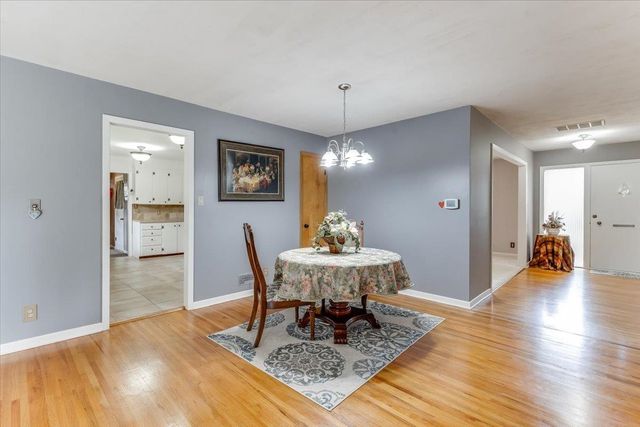 1617 W Womer Dr, Wichita, KS 67230