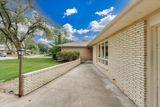 1617 W Womer Dr, Wichita, KS 67230