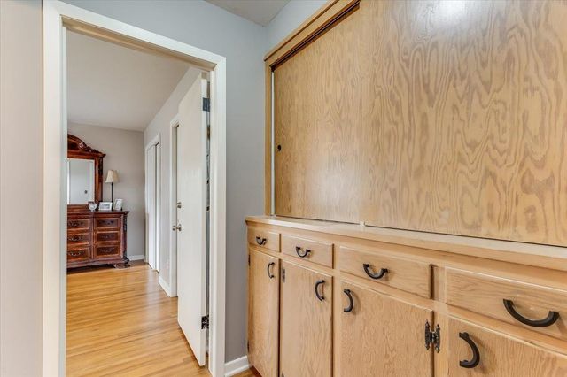 1617 W Womer Dr, Wichita, KS 67230