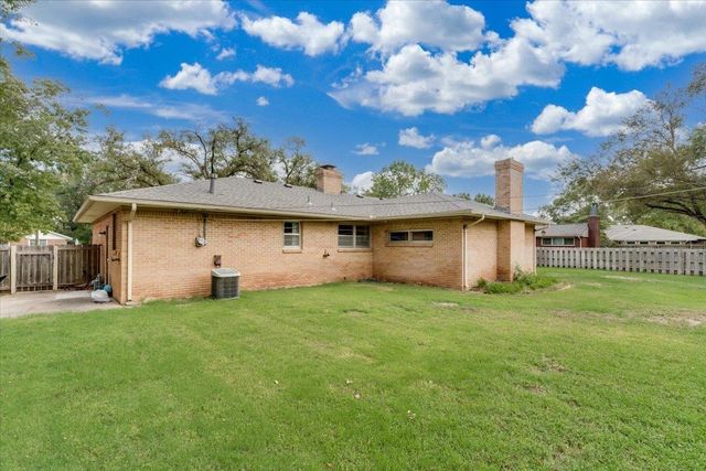 1617 W Womer Dr, Wichita, KS 67230