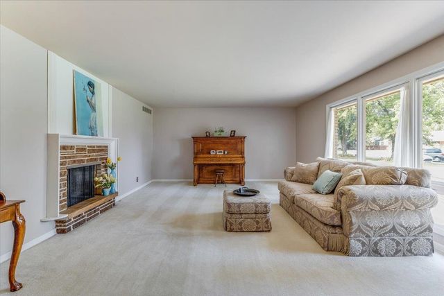 1617 W Womer Dr, Wichita, KS 67230