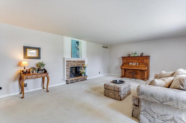 1617 W Womer Dr, Wichita, KS 67230