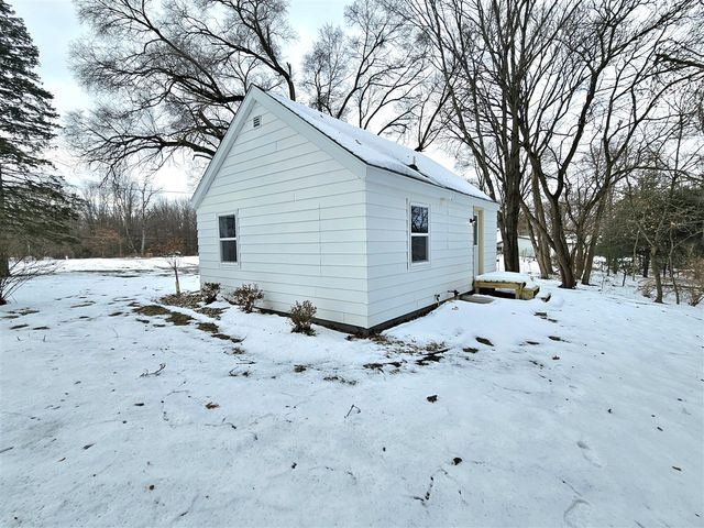 19916 Us-12, White Pigeon, MI 49099