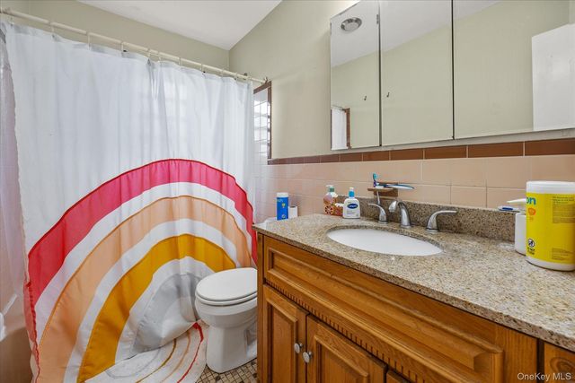 2504 42nd Street, Astoria, NY 11103