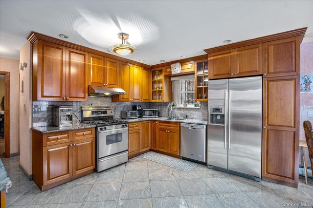 2504 42nd Street, Astoria, NY 11103