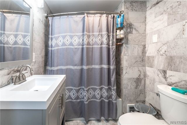 9 Hamlin Road, Buffalo, NY 14208
