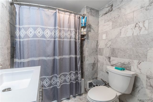 9 Hamlin Road, Buffalo, NY 14208