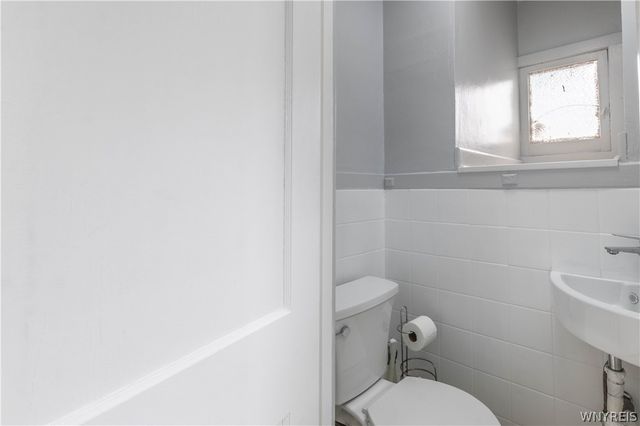 9 Hamlin Road, Buffalo, NY 14208