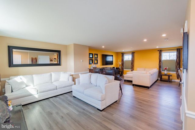 236 SURPLUS RD, Inwood, WV 25428