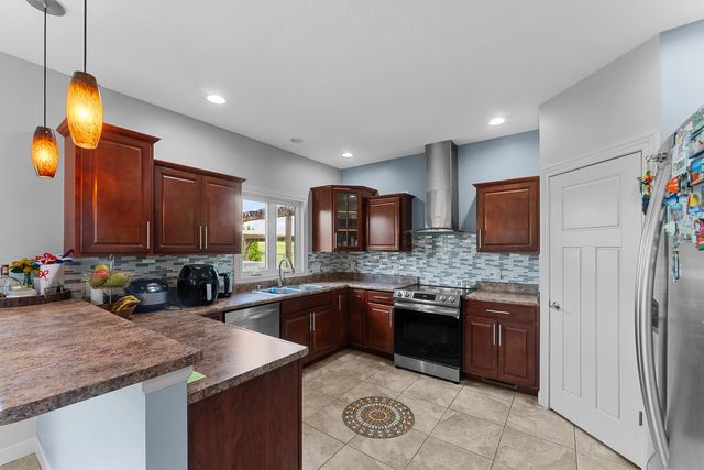 6104 Fillmore Street, Davenport, IA 52806