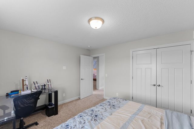6104 Fillmore Street, Davenport, IA 52806