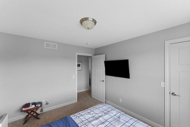 6104 Fillmore Street, Davenport, IA 52806