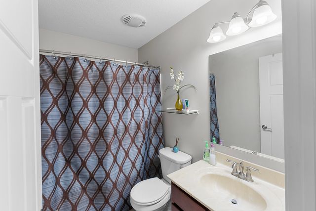 6104 Fillmore Street, Davenport, IA 52806