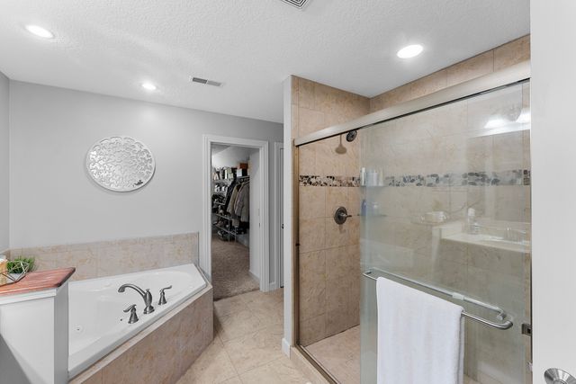 6104 Fillmore Street, Davenport, IA 52806