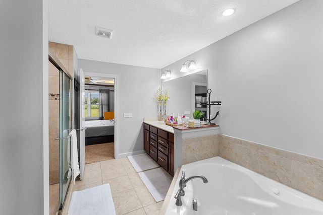 6104 Fillmore Street, Davenport, IA 52806