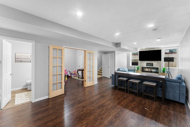 6104 Fillmore Street, Davenport, IA 52806