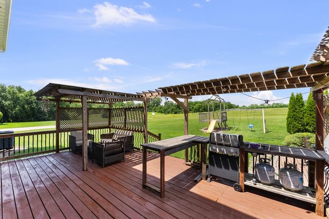 6104 Fillmore Street, Davenport, IA 52806