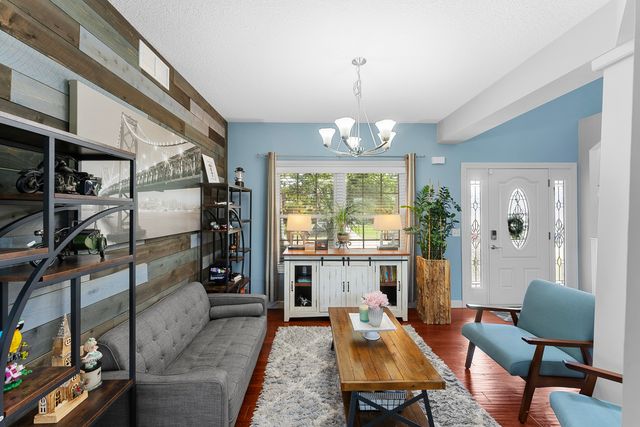 6104 Fillmore Street, Davenport, IA 52806