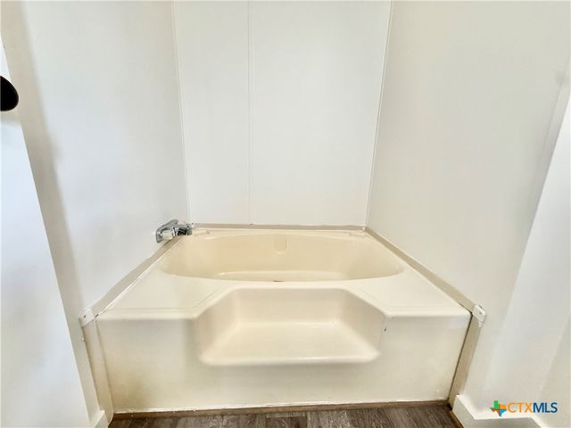 1003 W Toledo Street, Seadrift, TX 77983