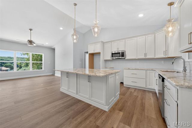 130 Bristol Ridge Drive, Troy, MO 63379