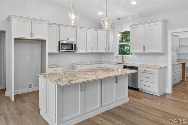 130 Bristol Ridge Drive, Troy, MO 63379