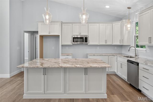 130 Bristol Ridge Drive, Troy, MO 63379