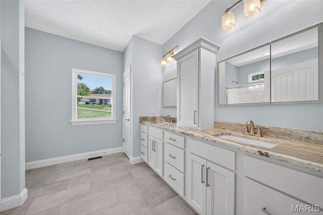 130 Bristol Ridge Drive, Troy, MO 63379