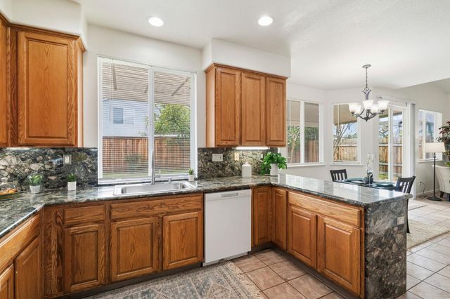 8340 Cantwell Dr, Elk Grove, CA 95624