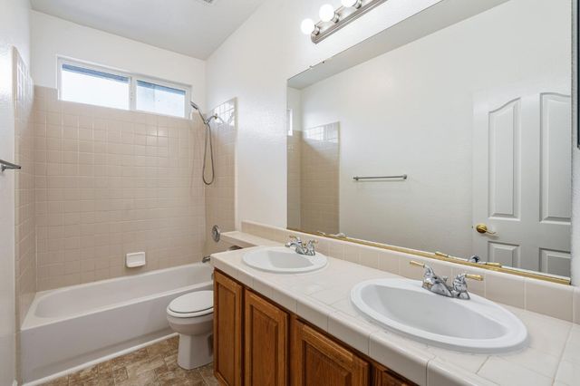 8340 Cantwell Dr, Elk Grove, CA 95624