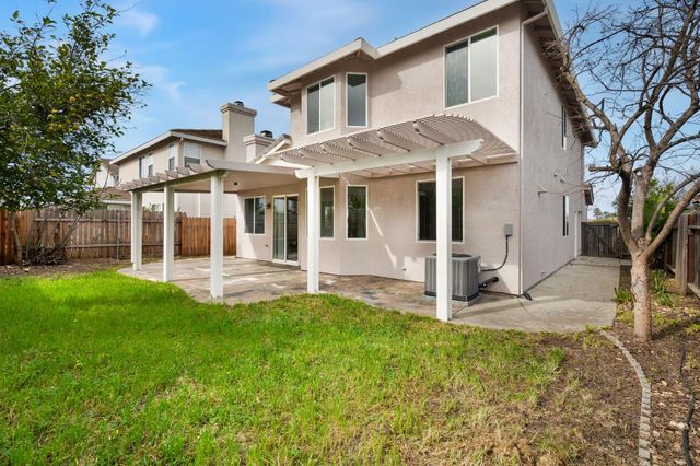 8340 Cantwell Dr, Elk Grove, CA 95624