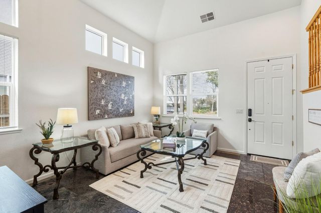 8340 Cantwell Dr, Elk Grove, CA 95624