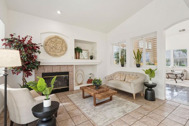 8340 Cantwell Dr, Elk Grove, CA 95624