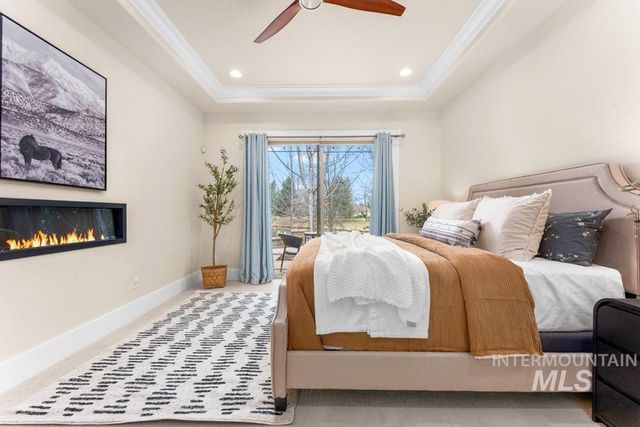 1049 E Riversong Dr, Eagle, ID 83616