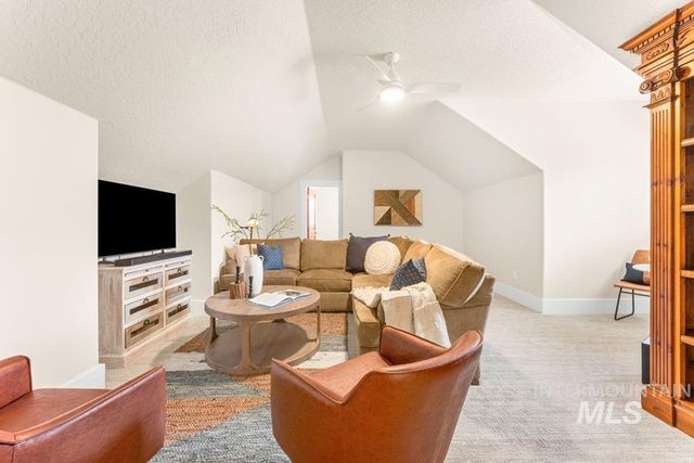 1049 E Riversong Dr, Eagle, ID 83616