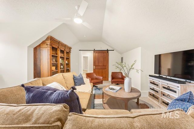 1049 E Riversong Dr, Eagle, ID 83616