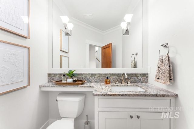 1049 E Riversong Dr, Eagle, ID 83616